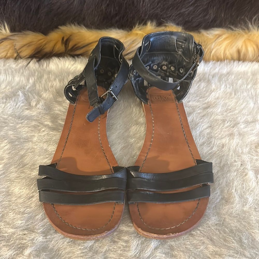 DV Dolce Vita sandals 8.5 (5025D)